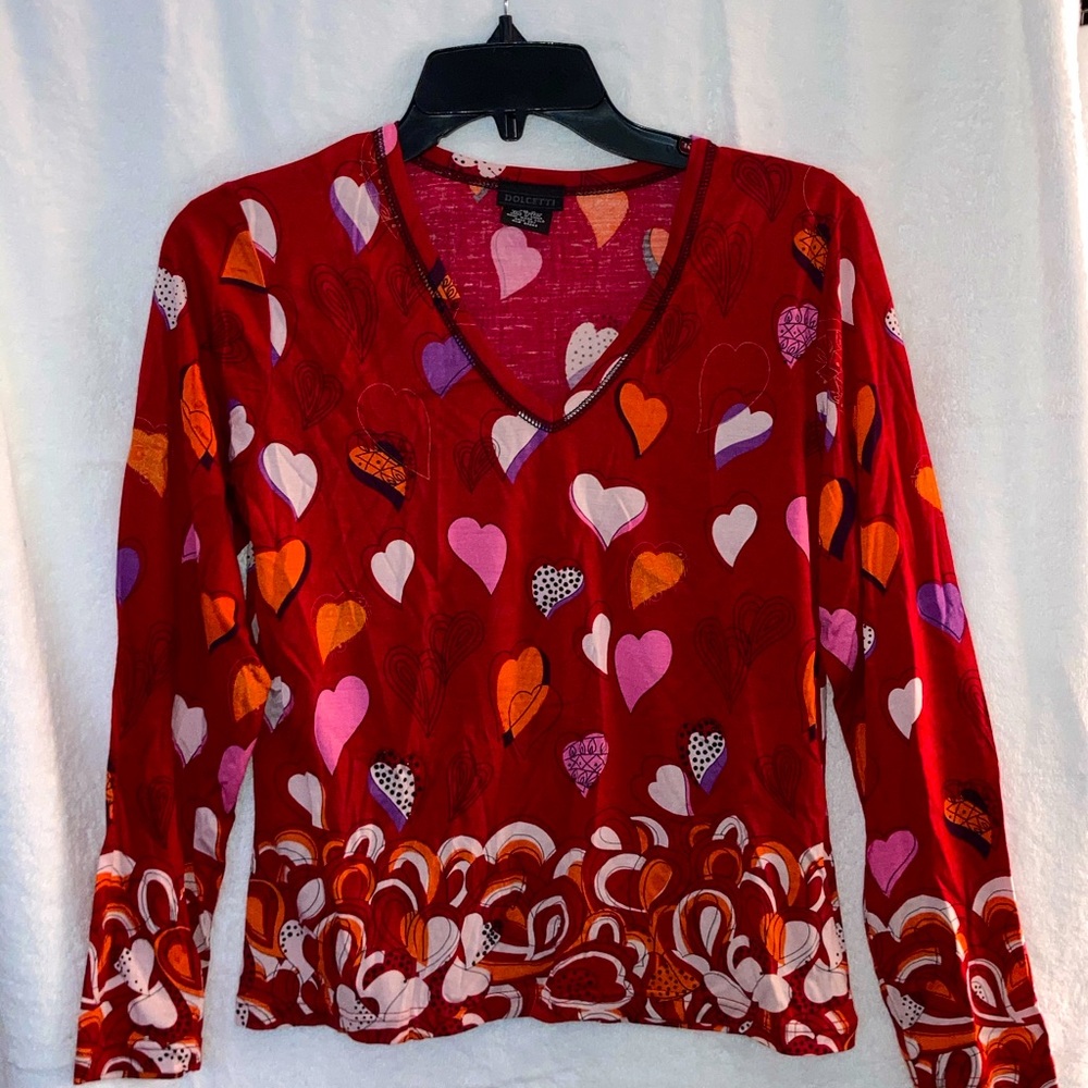 Red w/ hearts pattern v-neck long sleeve silk top